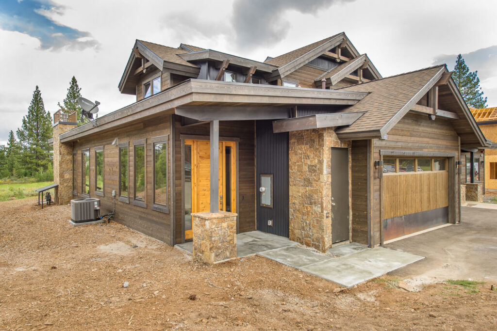 Mountain Hemlock Home - Image 29