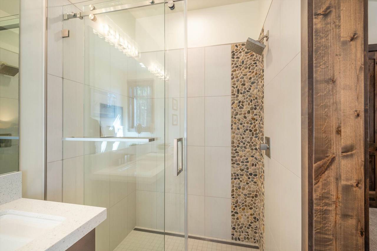 Jacobson House - Image 16