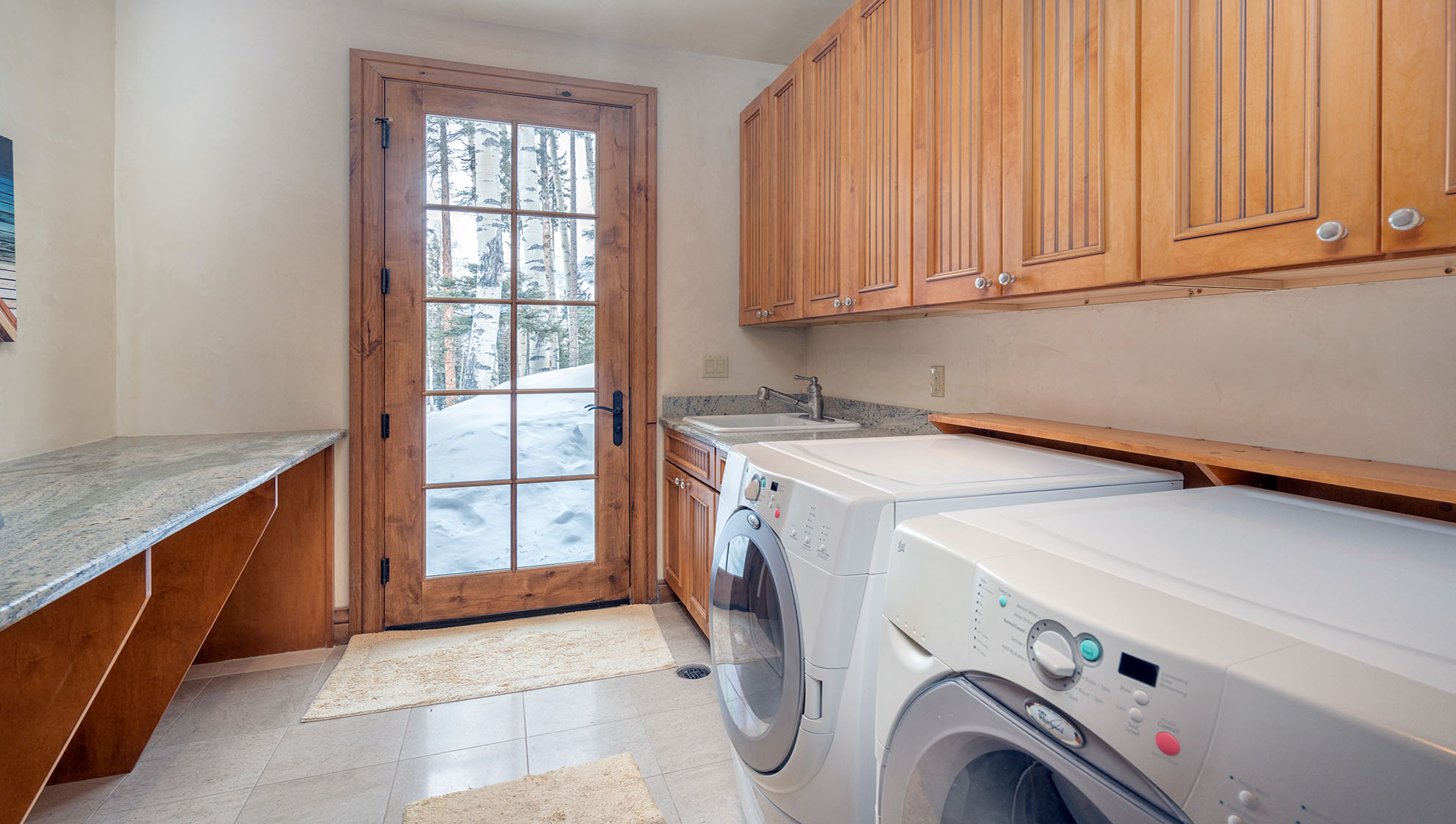 San Joaquin Manor - Image 37