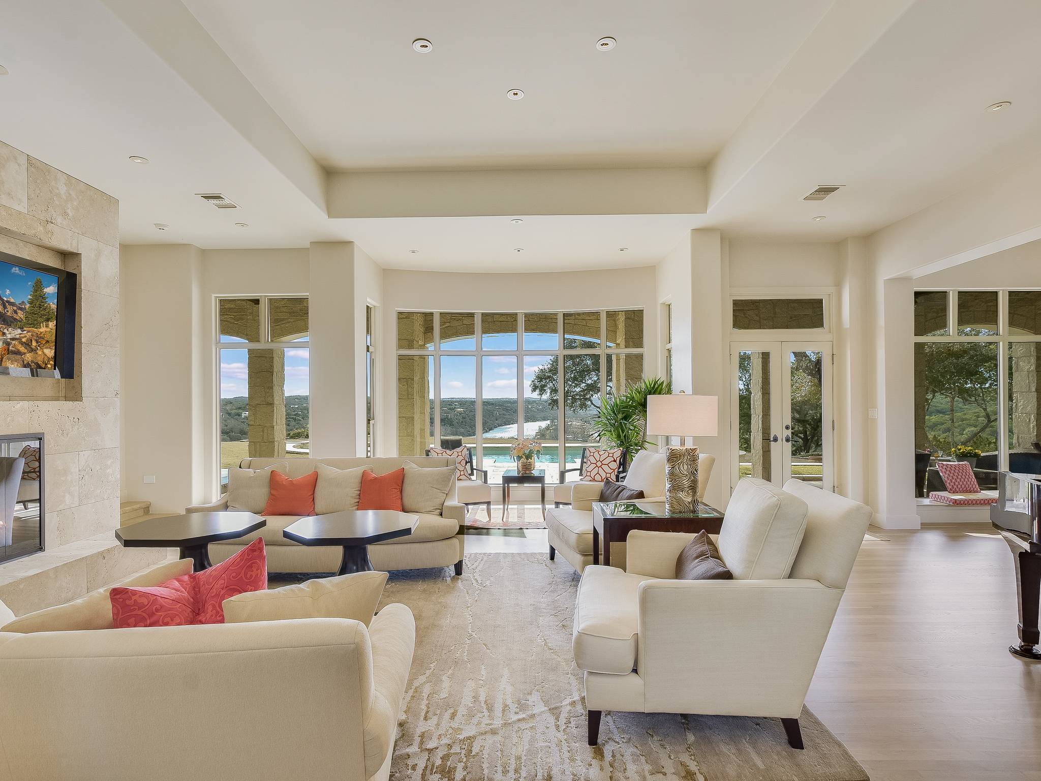 Red Cypress Home - Image 5