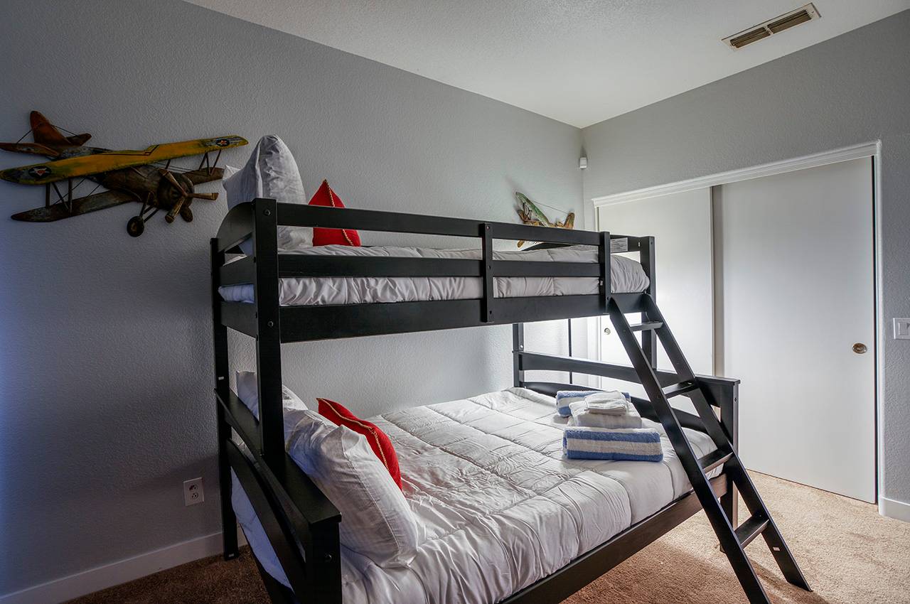 Lakeview Home - Image 13