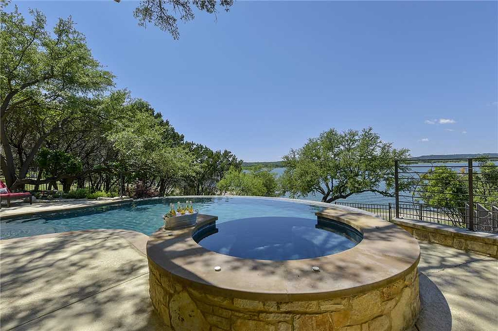 Lakeshore Place - Image 2