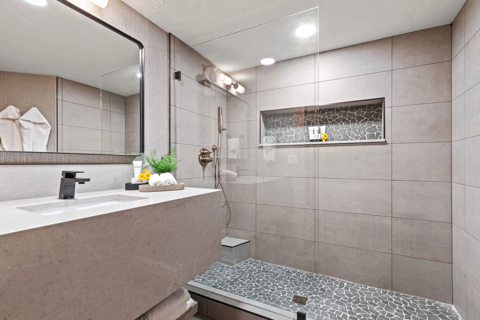 Silver Lake Home - Image 27