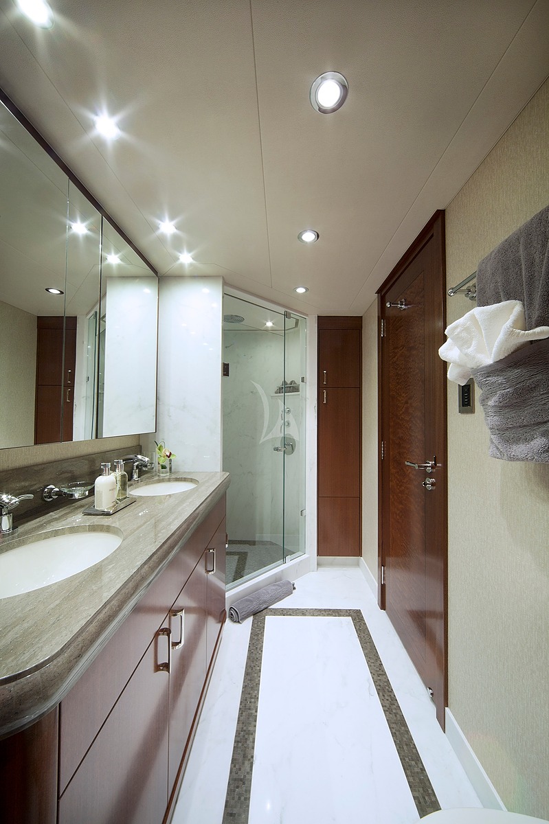 Pipe Dream Yacht - Image 15