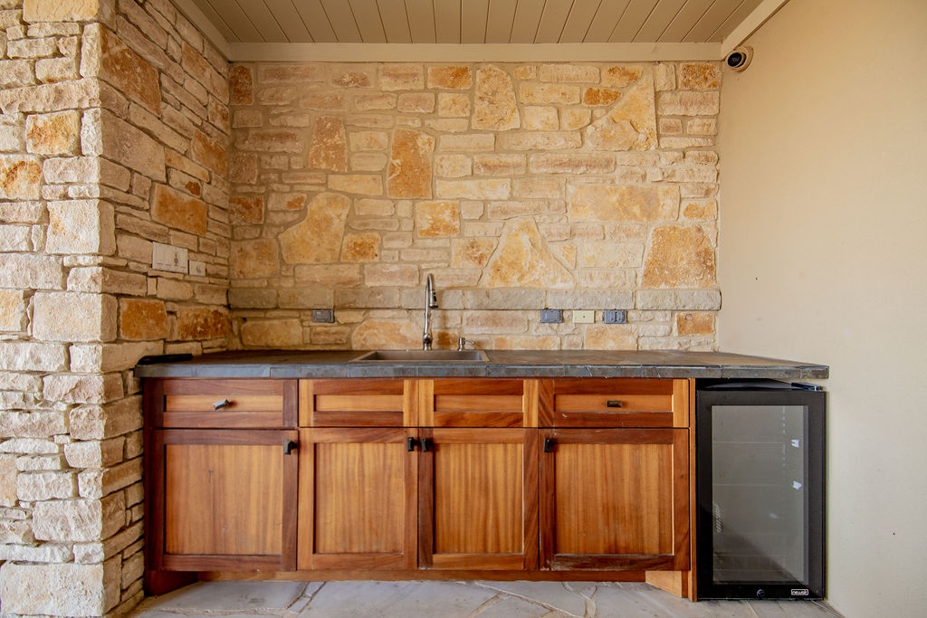 Lakeshore Place - Image 41