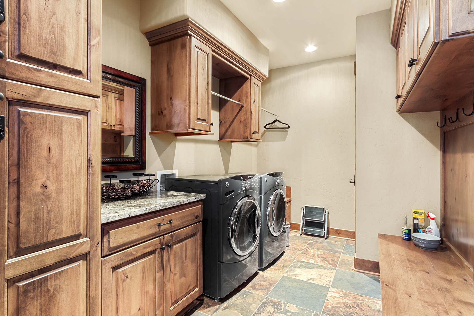 Twin Peaks Lodge - Image 20