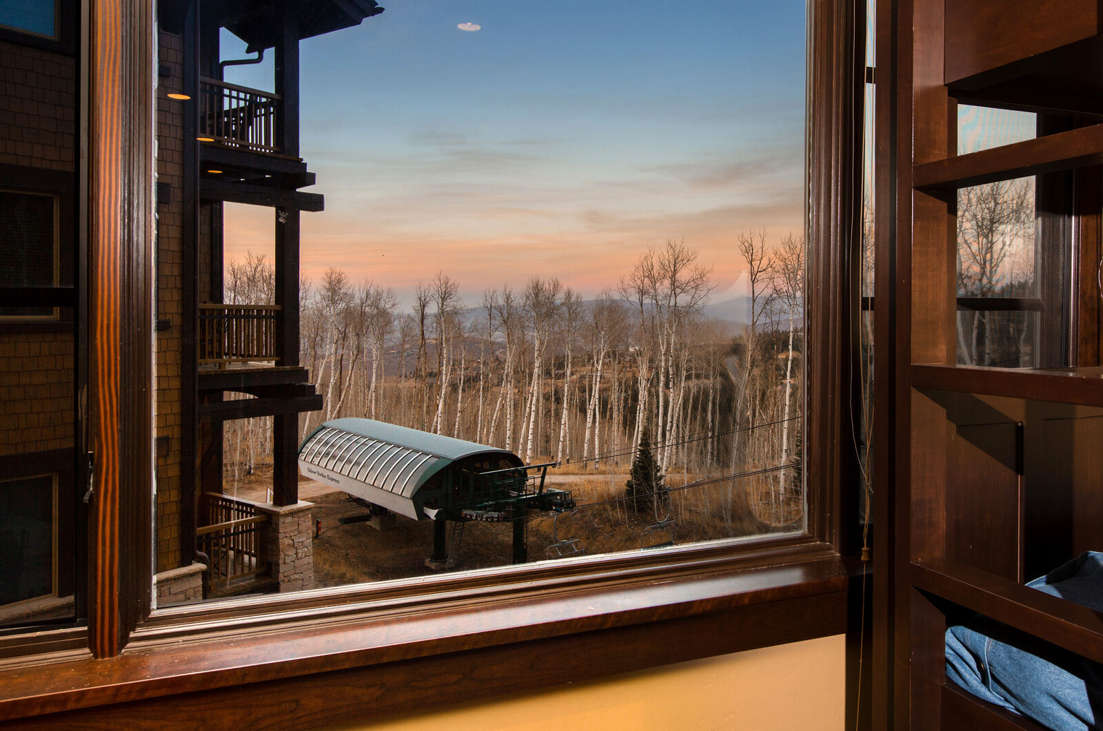 Peak Home - Image 25