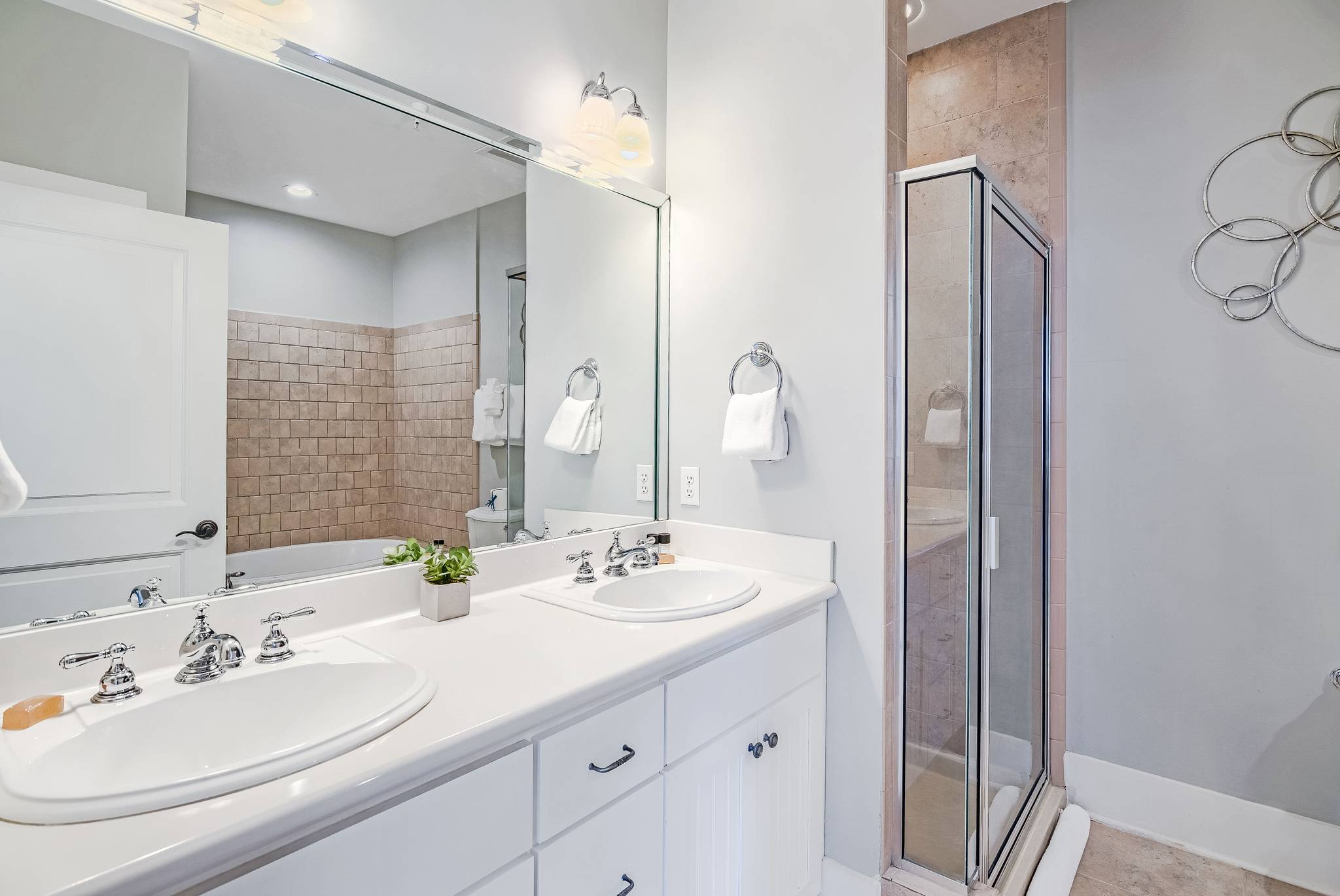 Augustine Home - Image 17