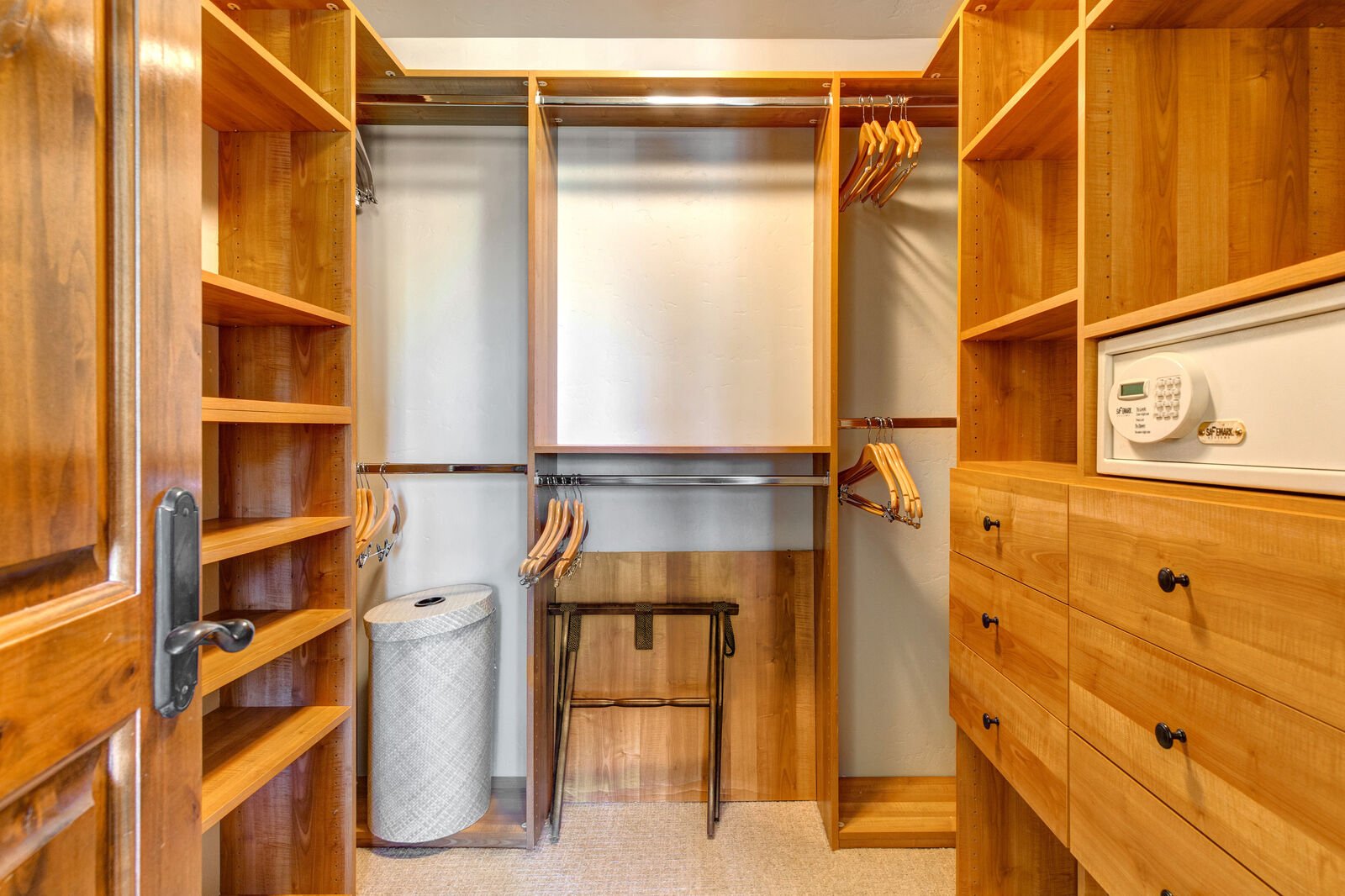 Star House - Image 35