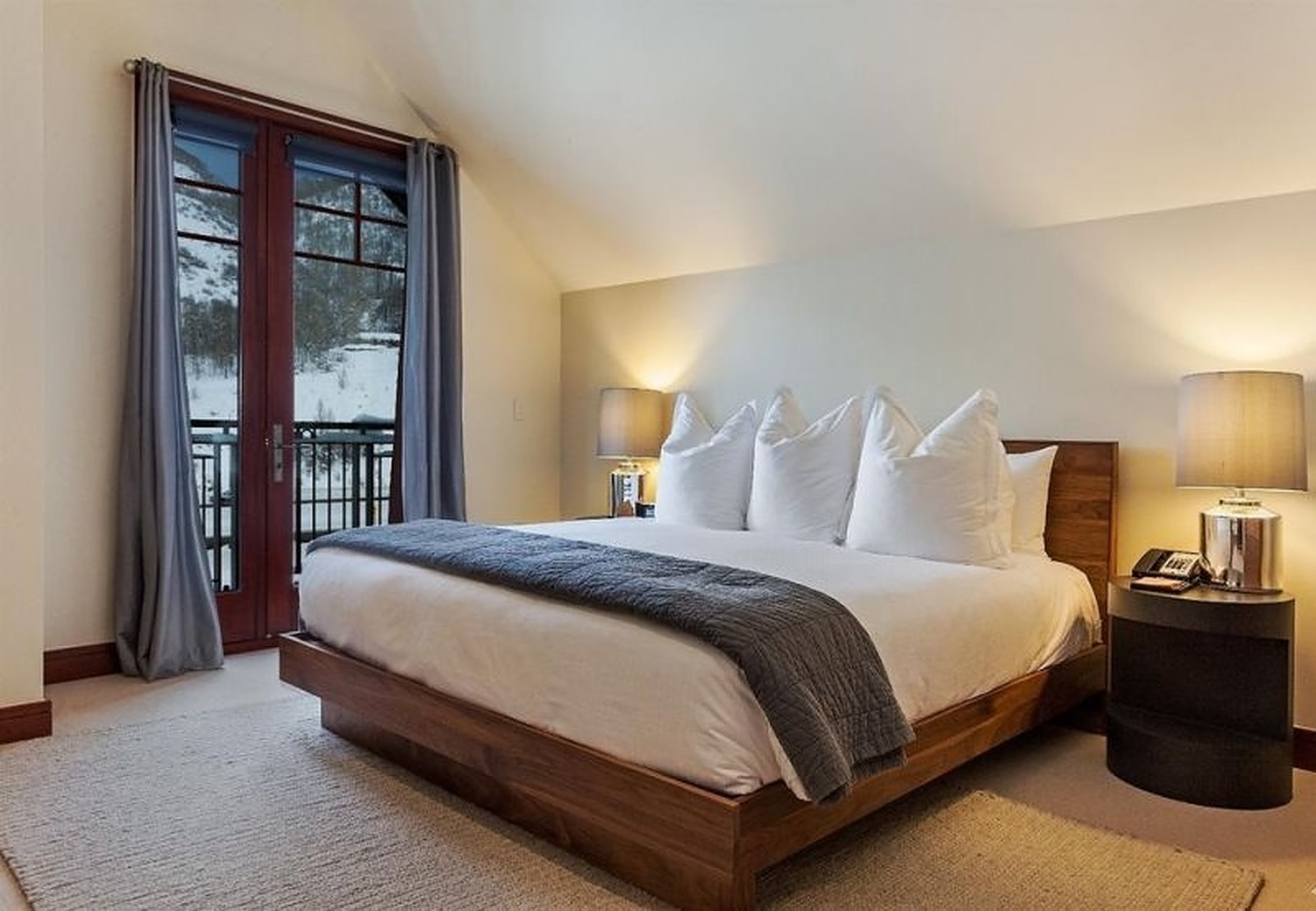 East House - Image 17