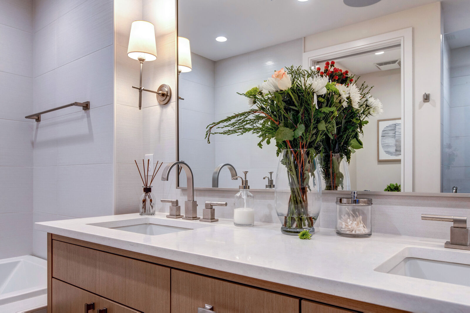 Silver Home - Image 30