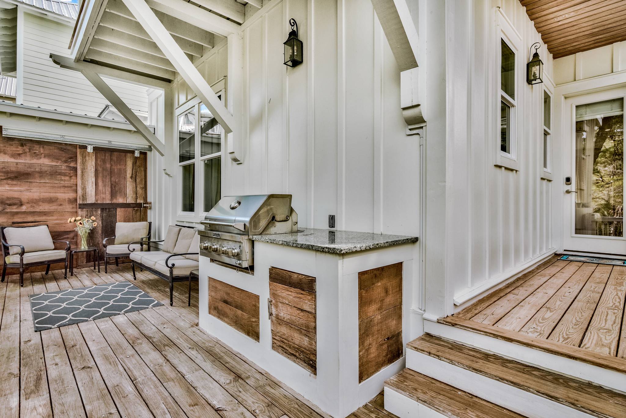 Blue Crab House - Image 29