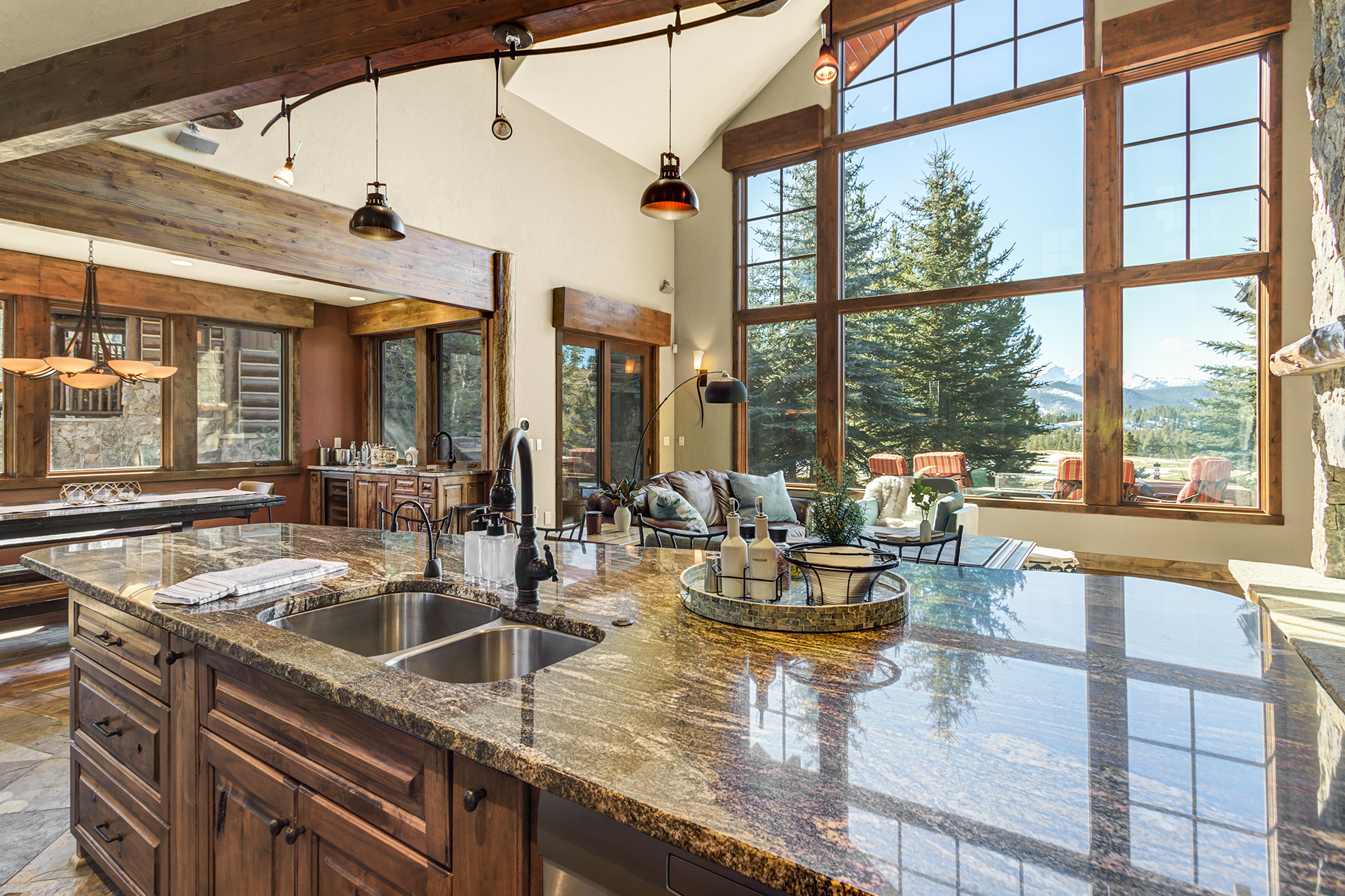 Twin Peaks Lodge - Image 9