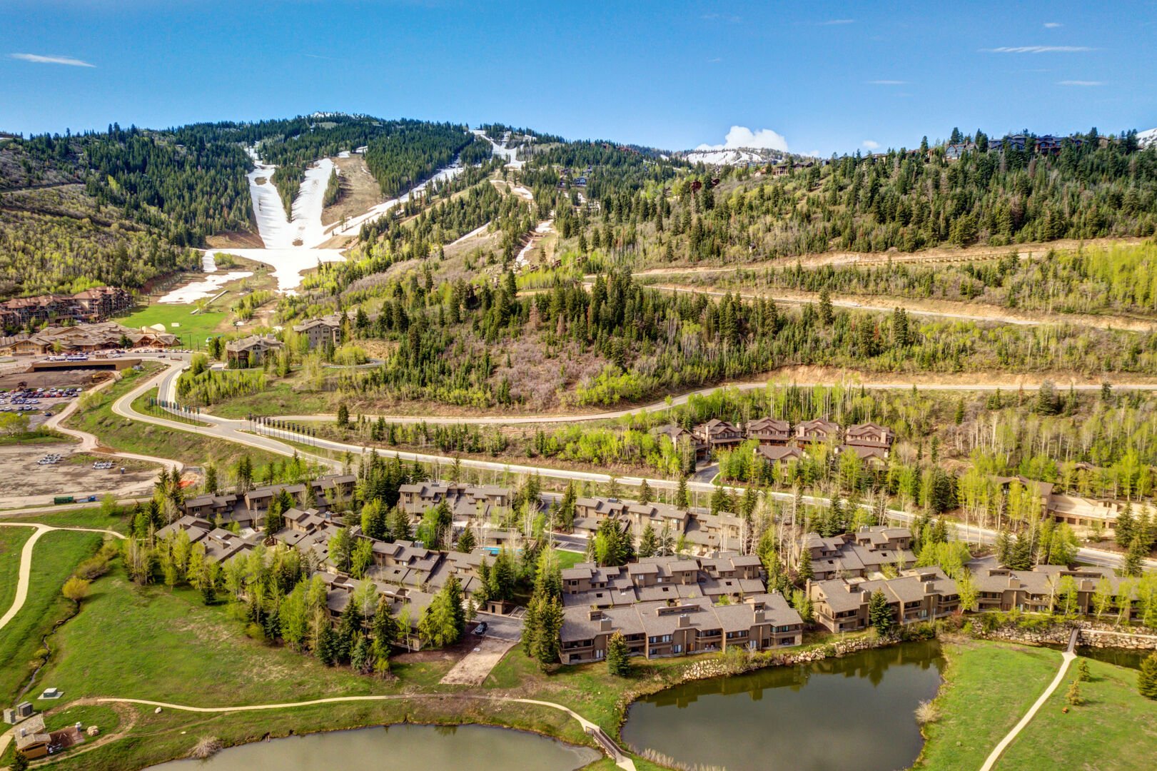 Lakeside Home - Image 31