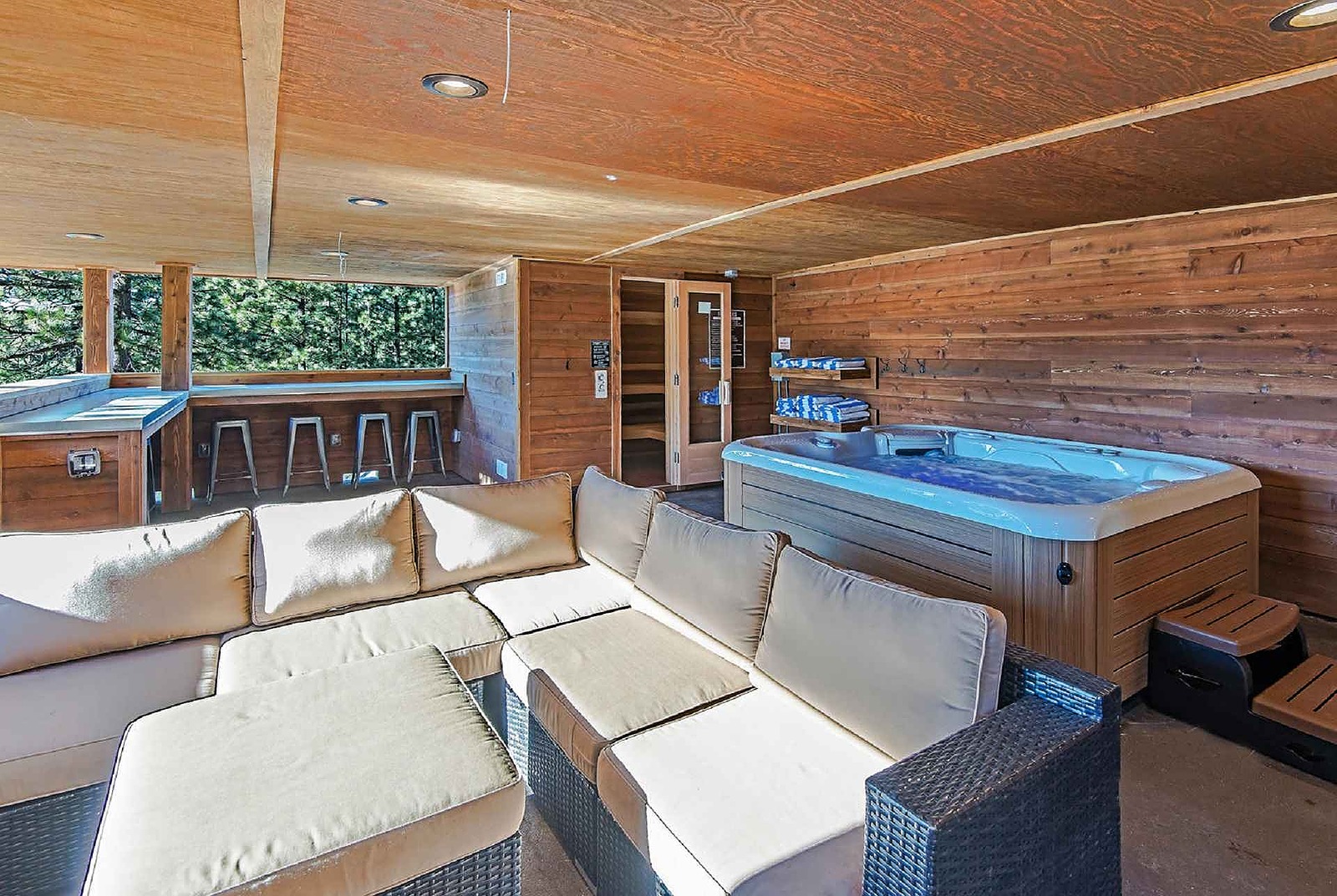 Trail Manor - Image 19