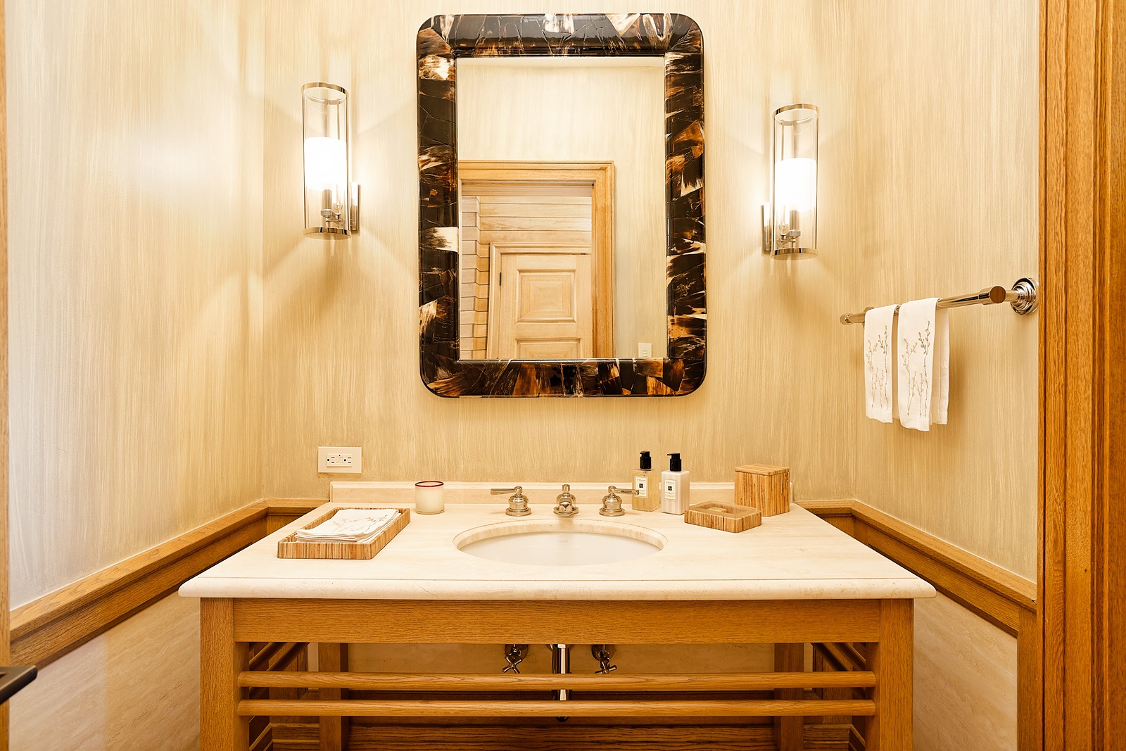 Roaring Manor - Image 8