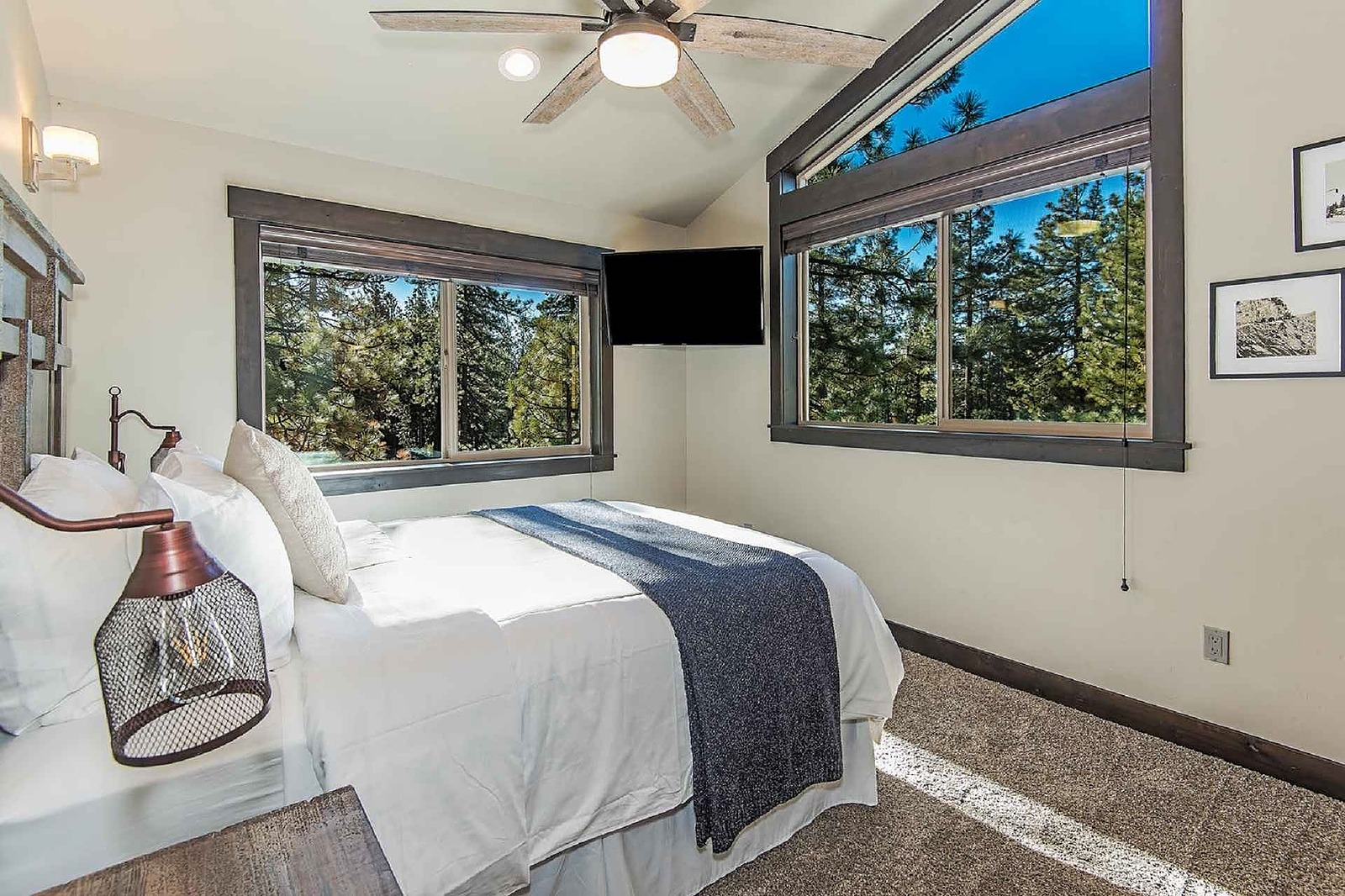 Trail Manor - Image 35