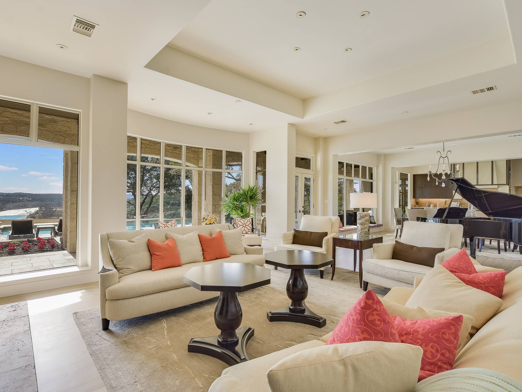 Red Cypress Home - Image 6