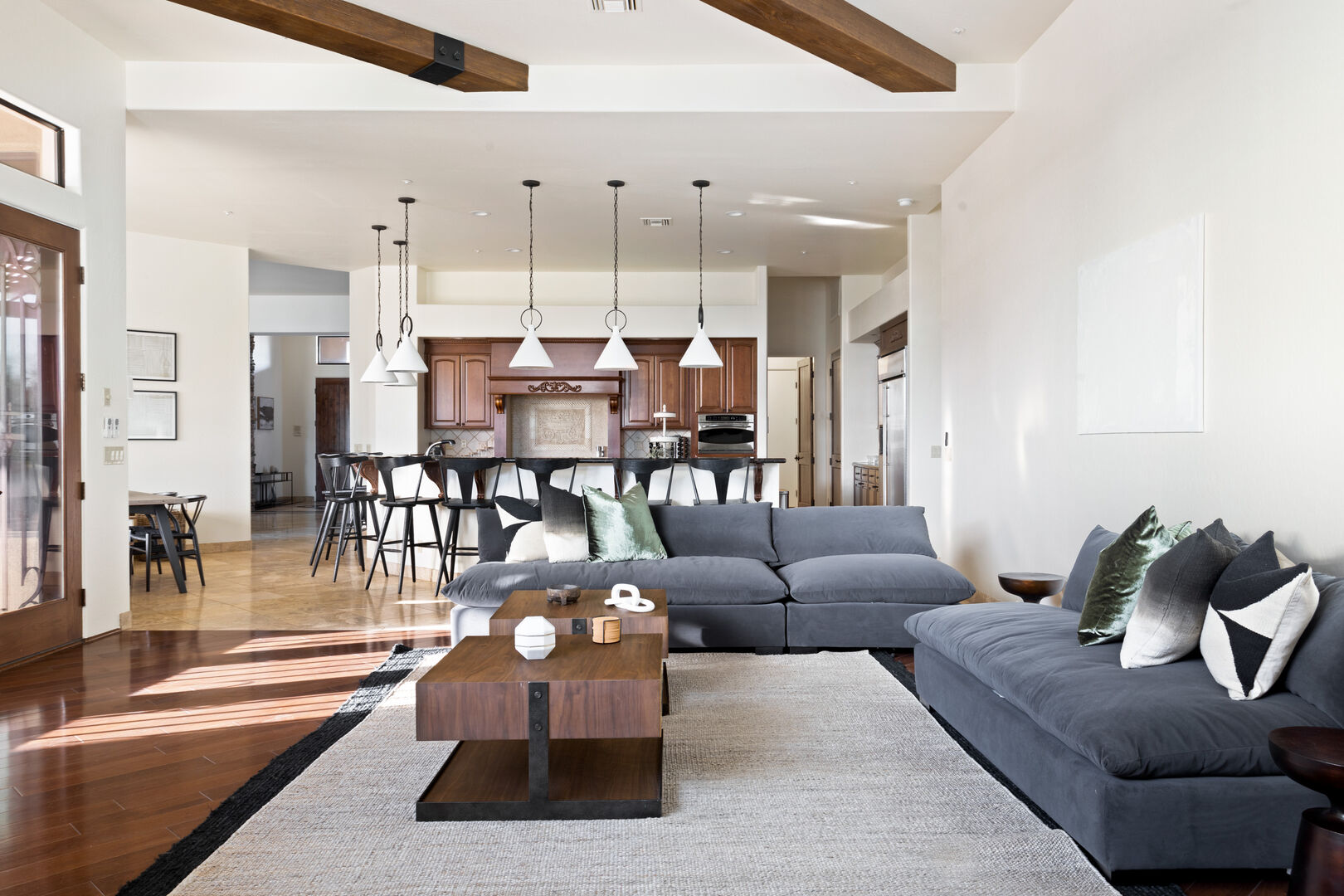 Redbird Manor - Image 3