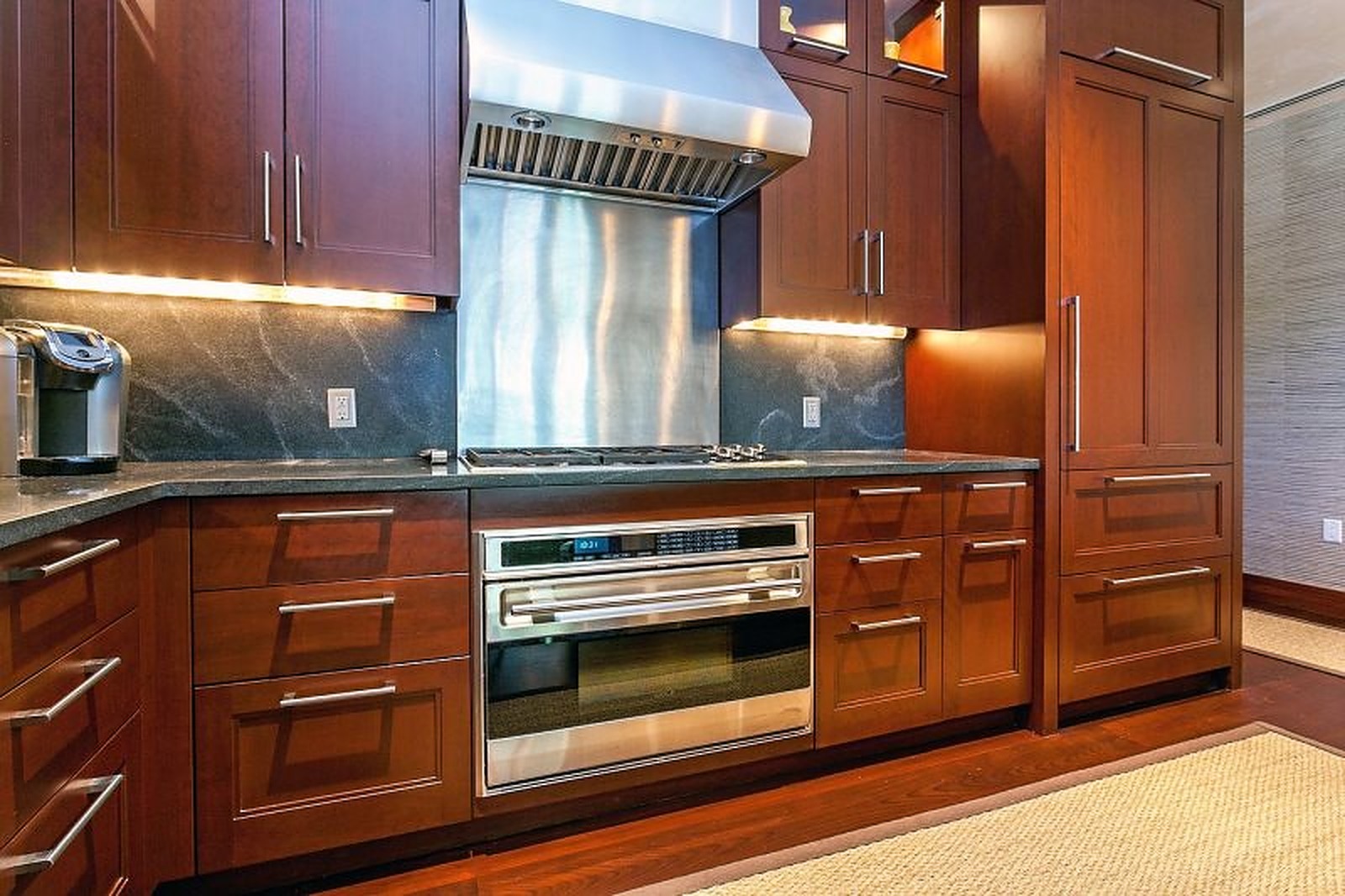 East House - Image 10