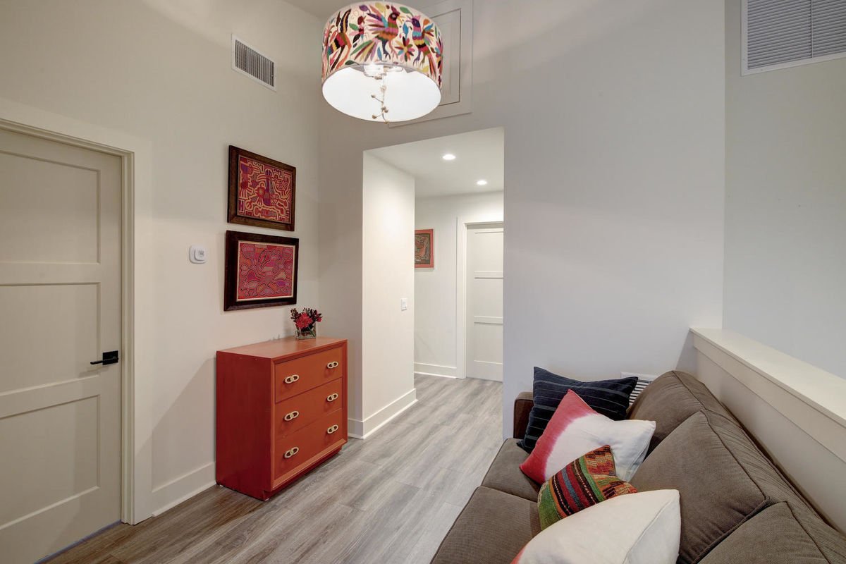 Spring Manor - Image 27