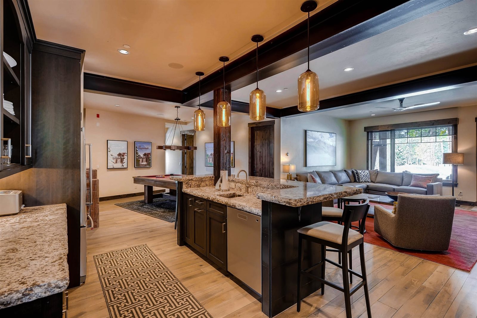 Iron Manor - Image 12