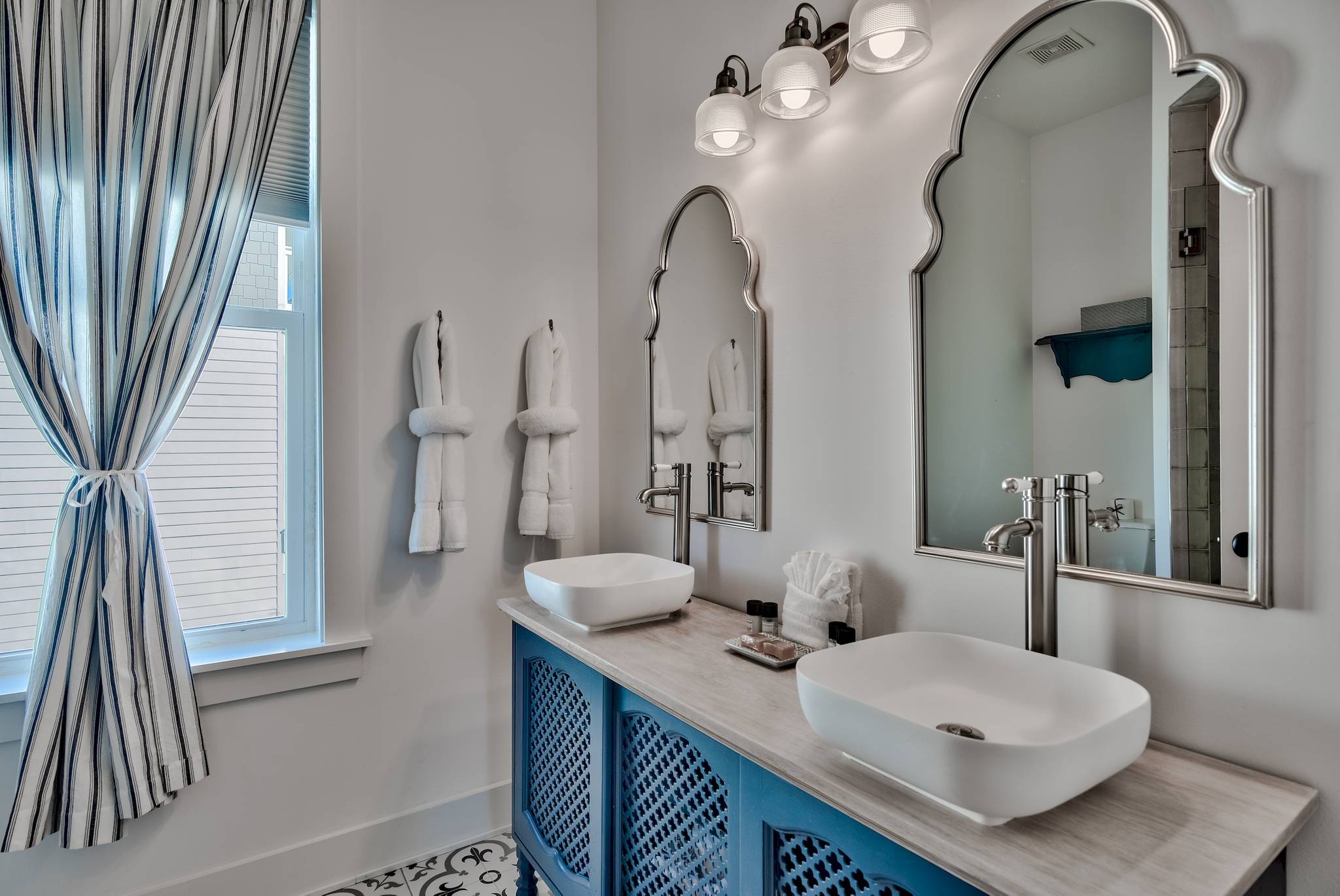 Rose Manor - Image 32