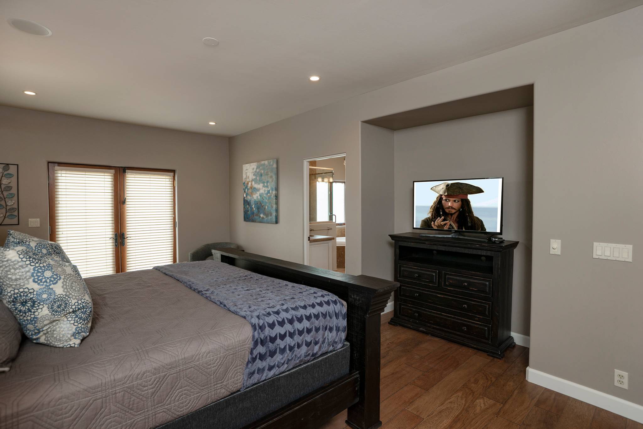 Sunrise Manor - Image 14