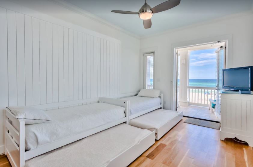 Seaside Manor - Image 27