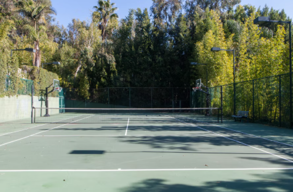 Hillside House - Image 34