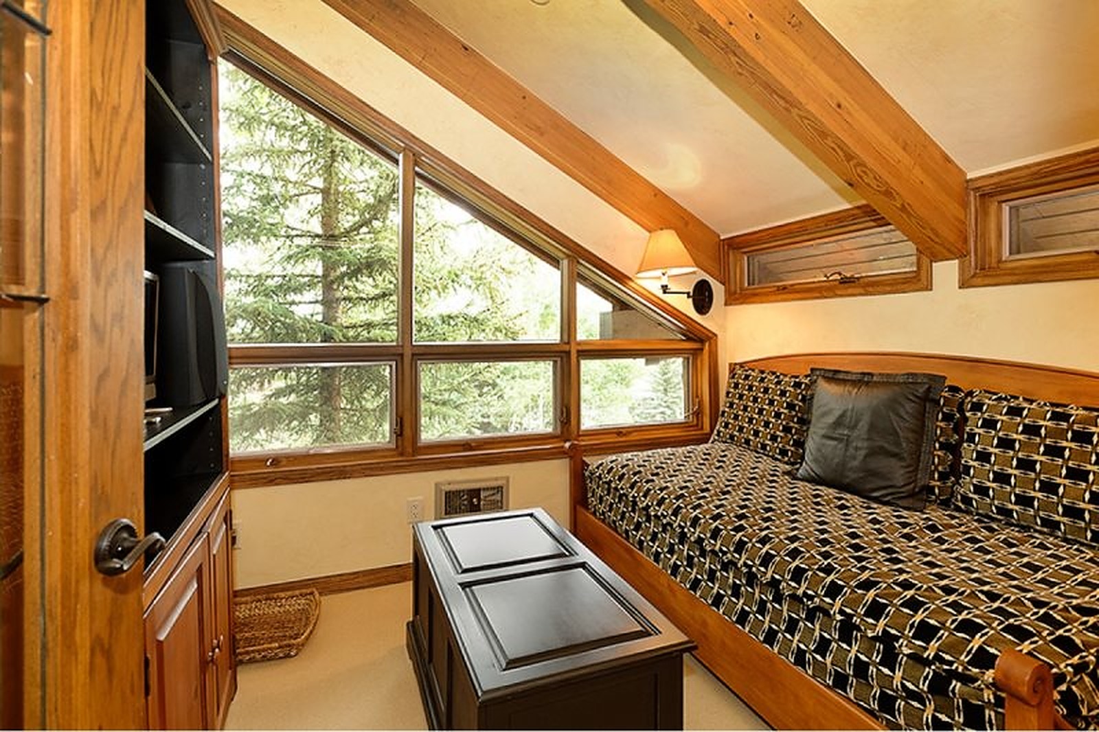 Forest Villa - Image 6