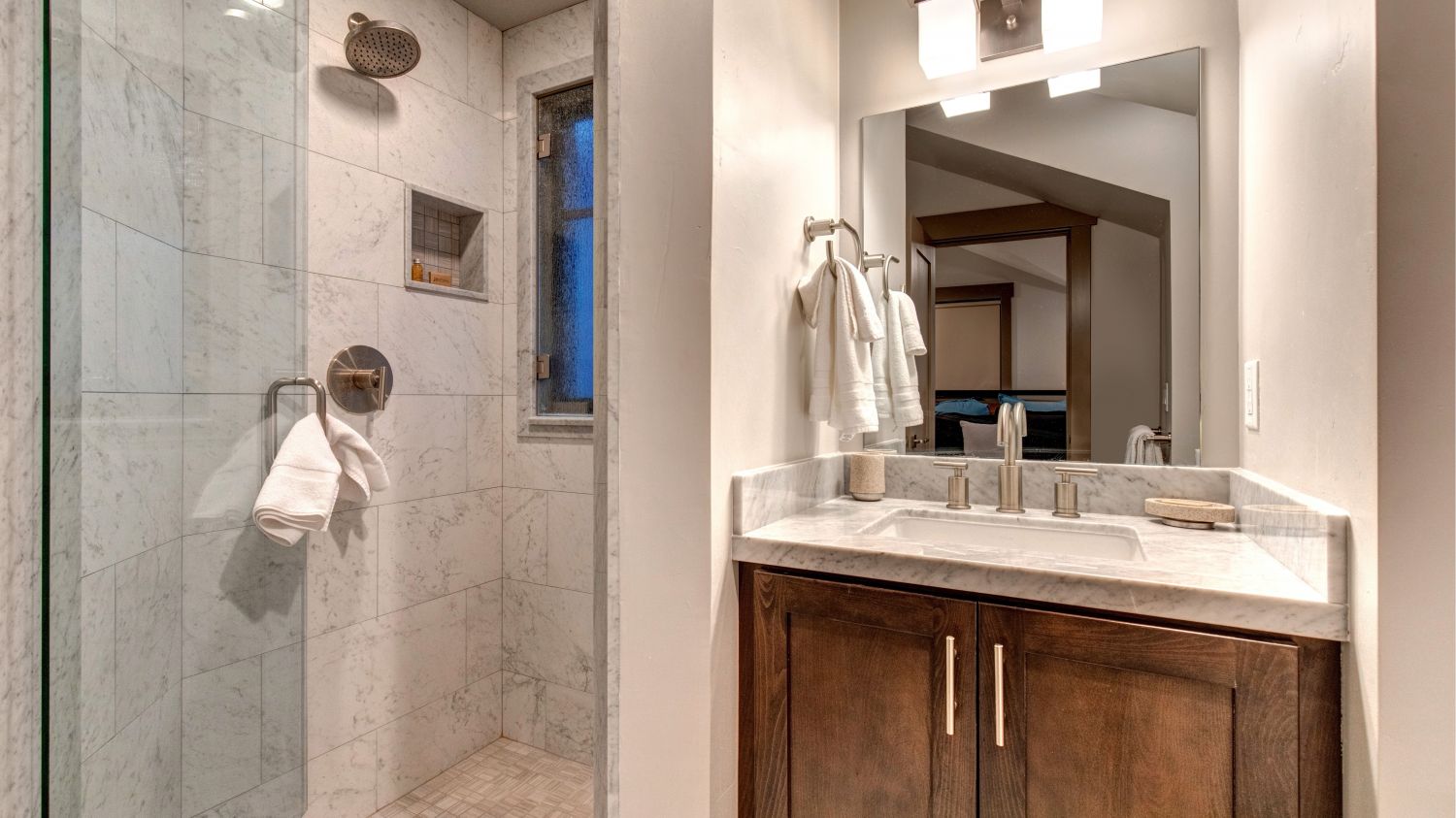 Empire House - Image 17