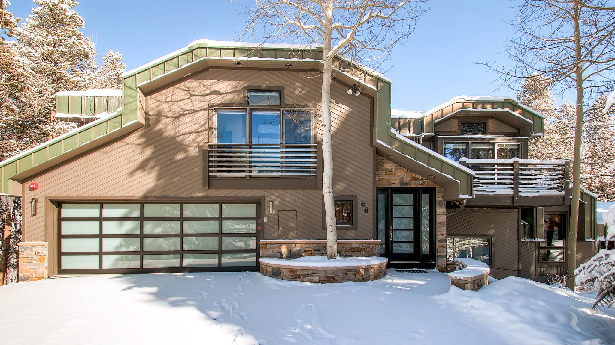 Amber Manor - Image 38