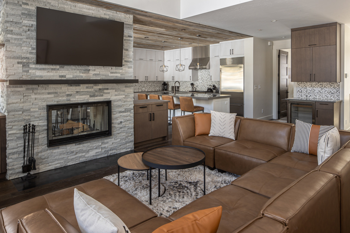 Lone Mountain House - Image 2