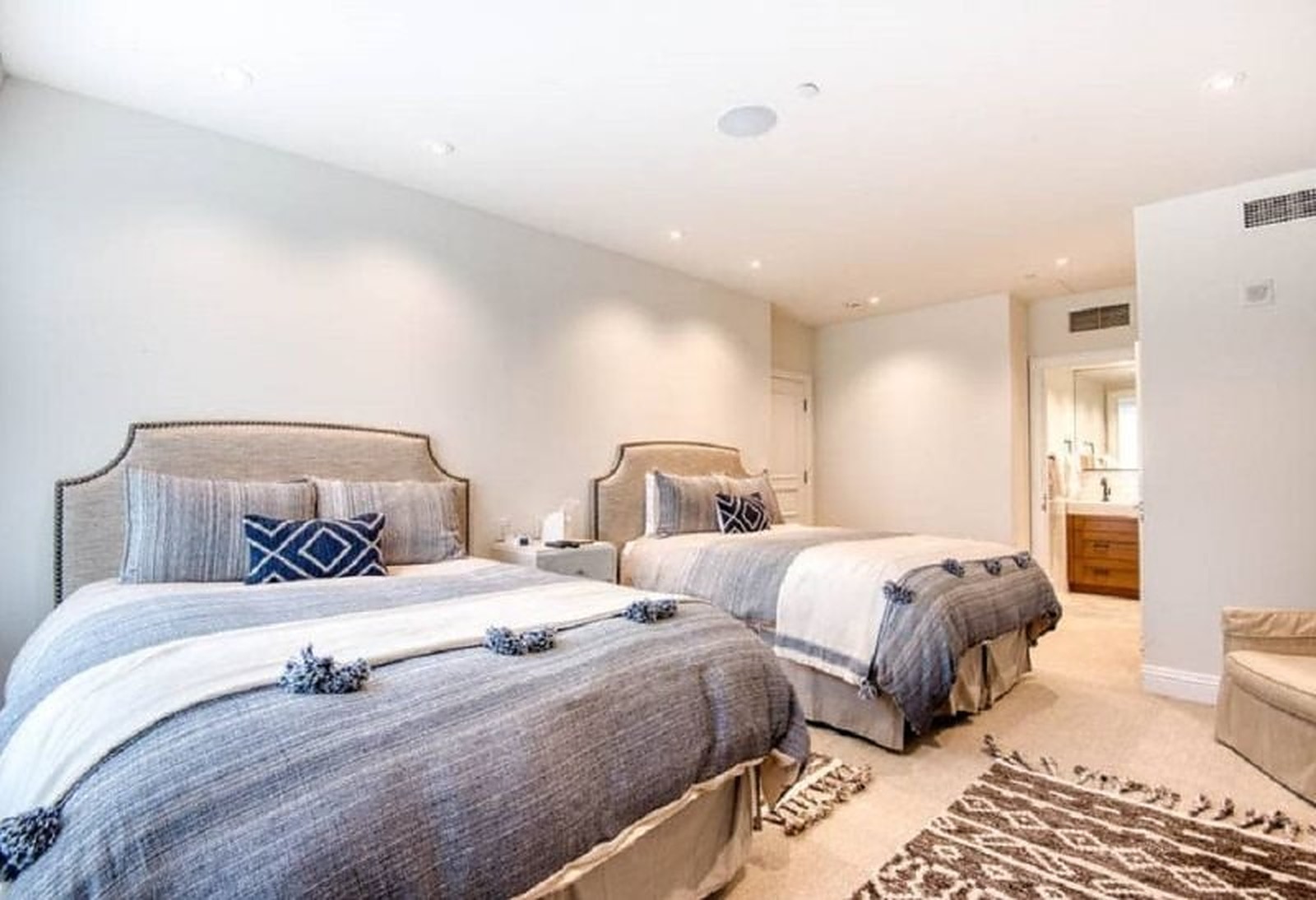 Lionshead House - Image 8