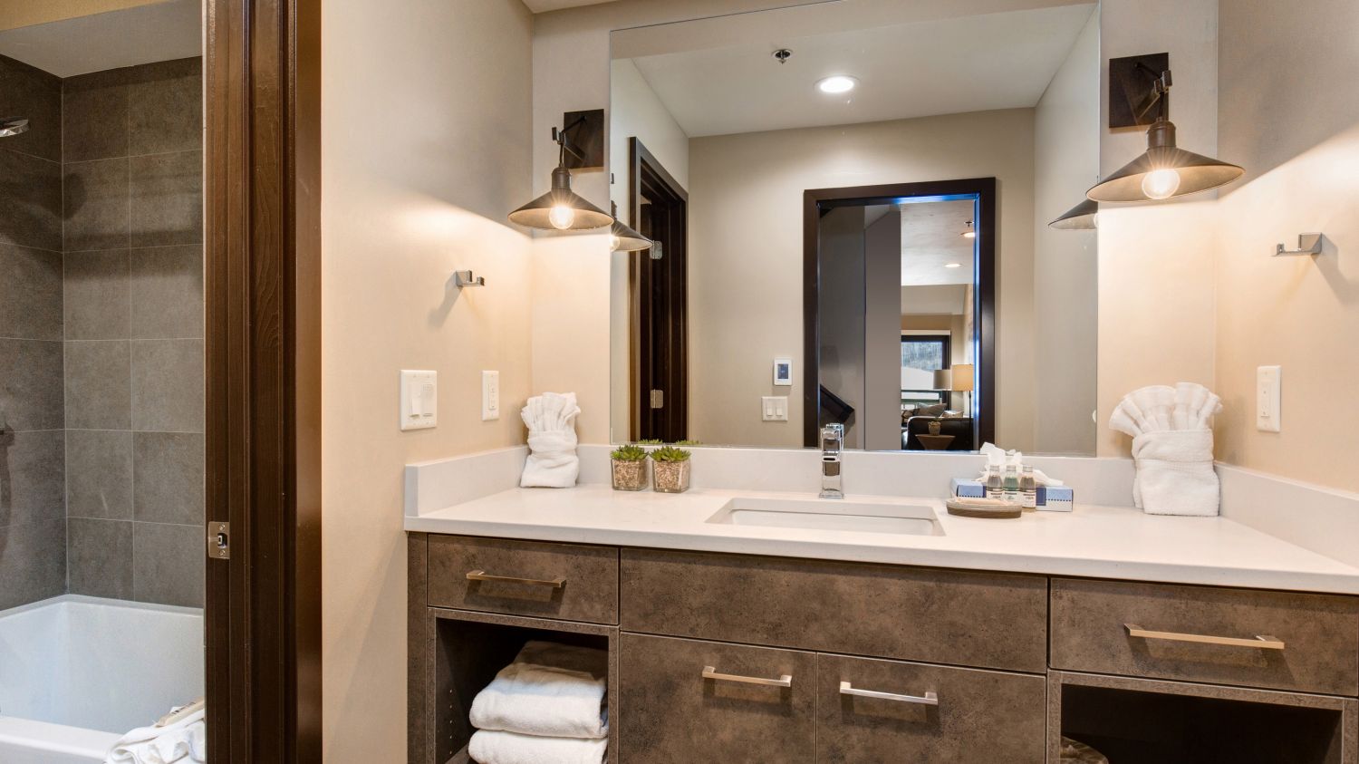 Lowell Home - Image 12