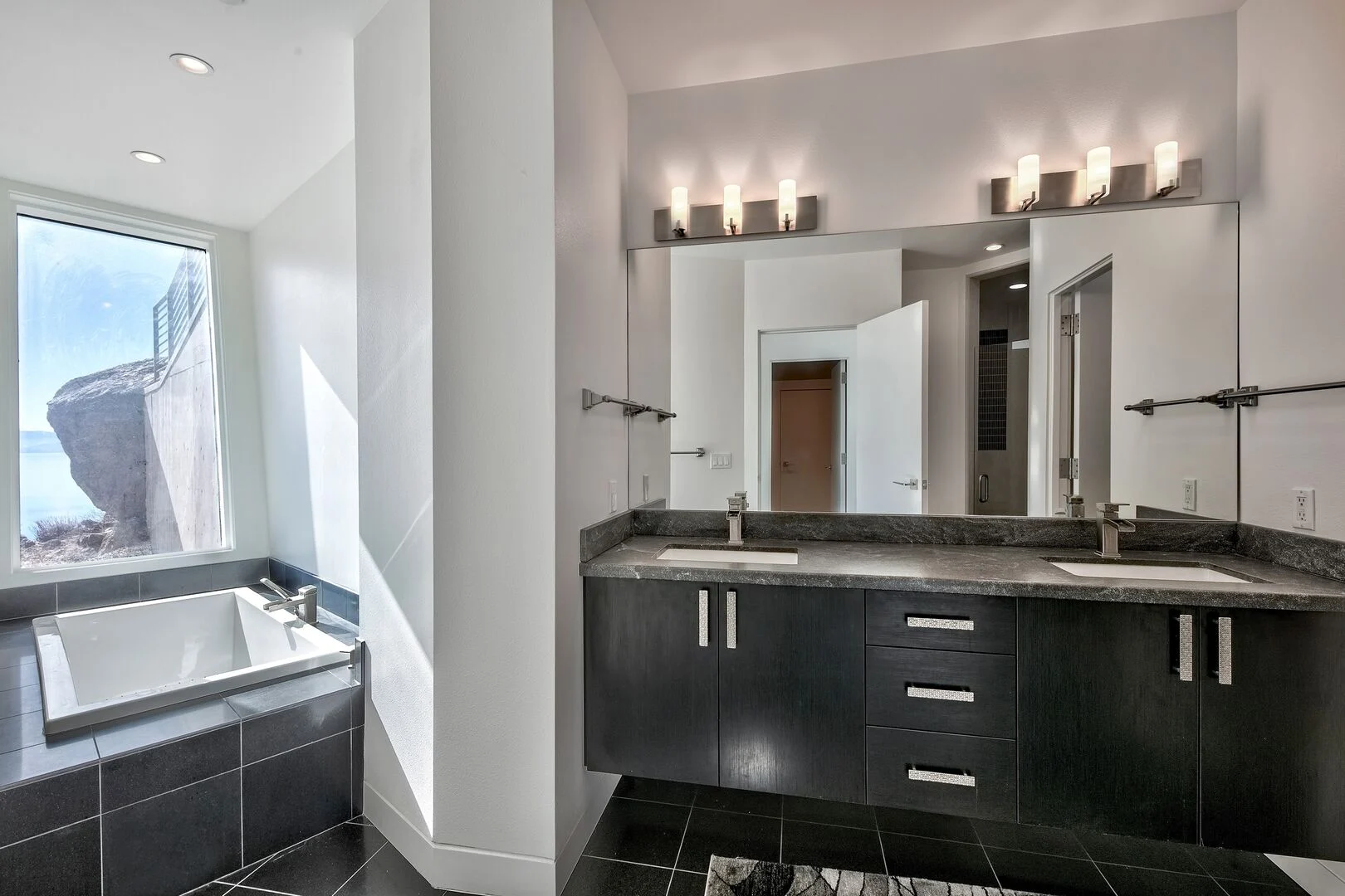 Point Place Home - Image 20