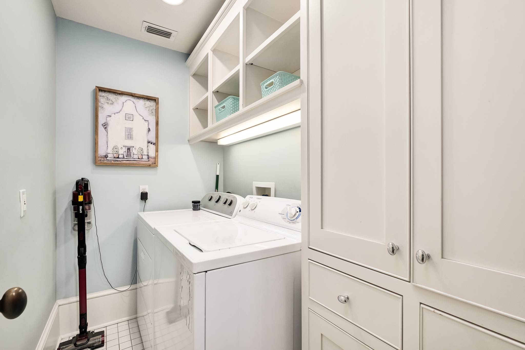 Koi House - Image 11