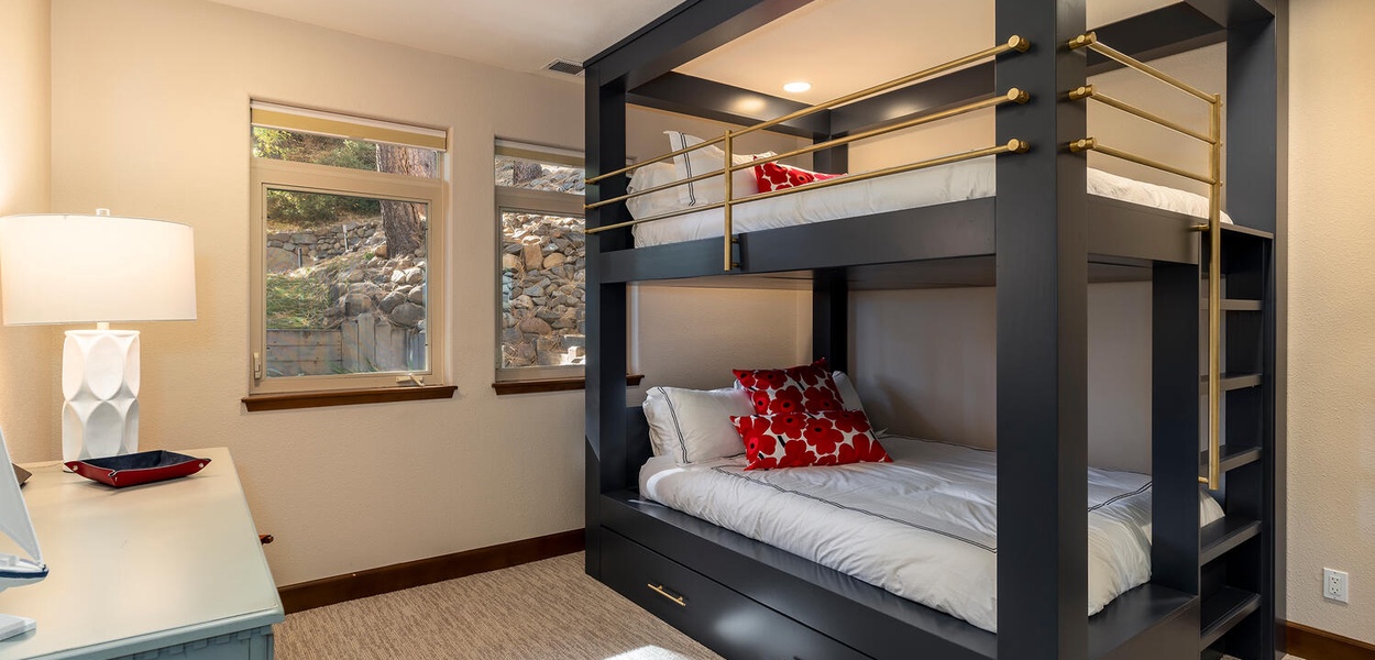 Pine Nut Home - Image 22