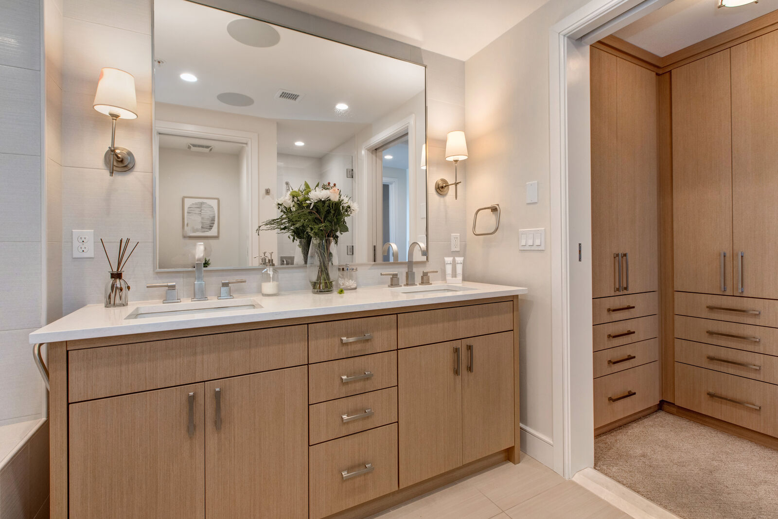 Silver Home - Image 28