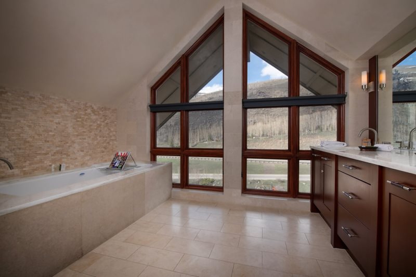 Meadow Home - Image 7