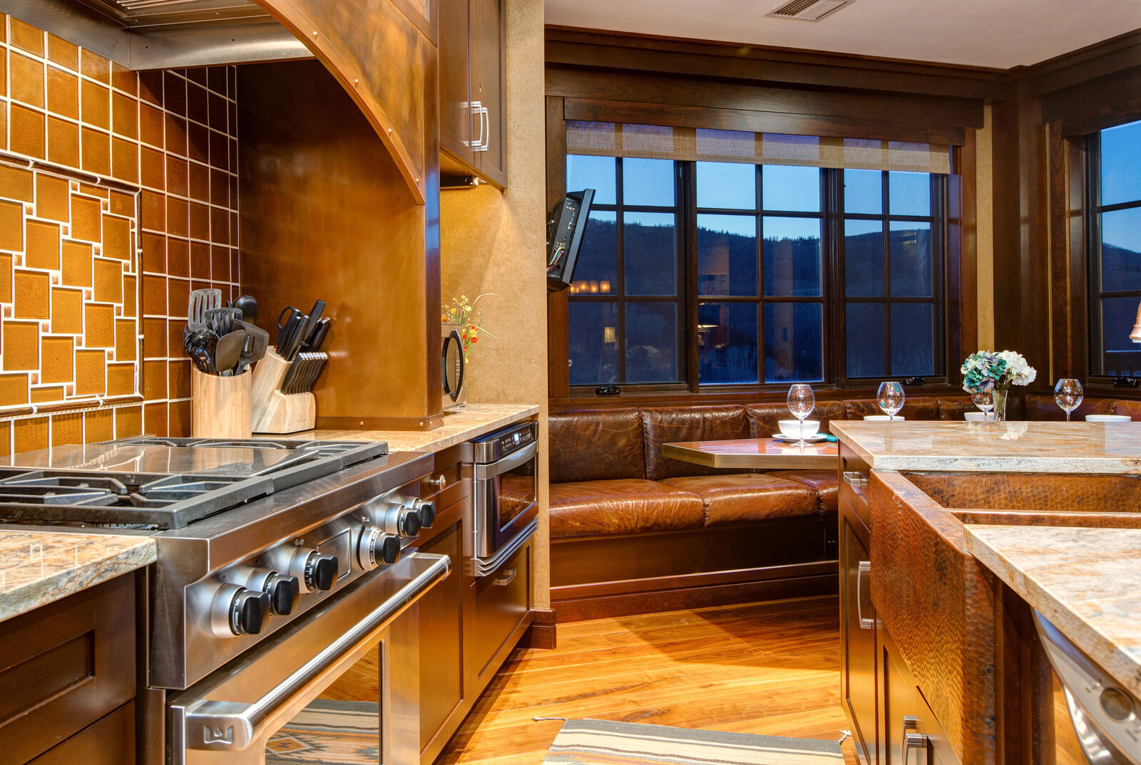 Peak Home - Image 10