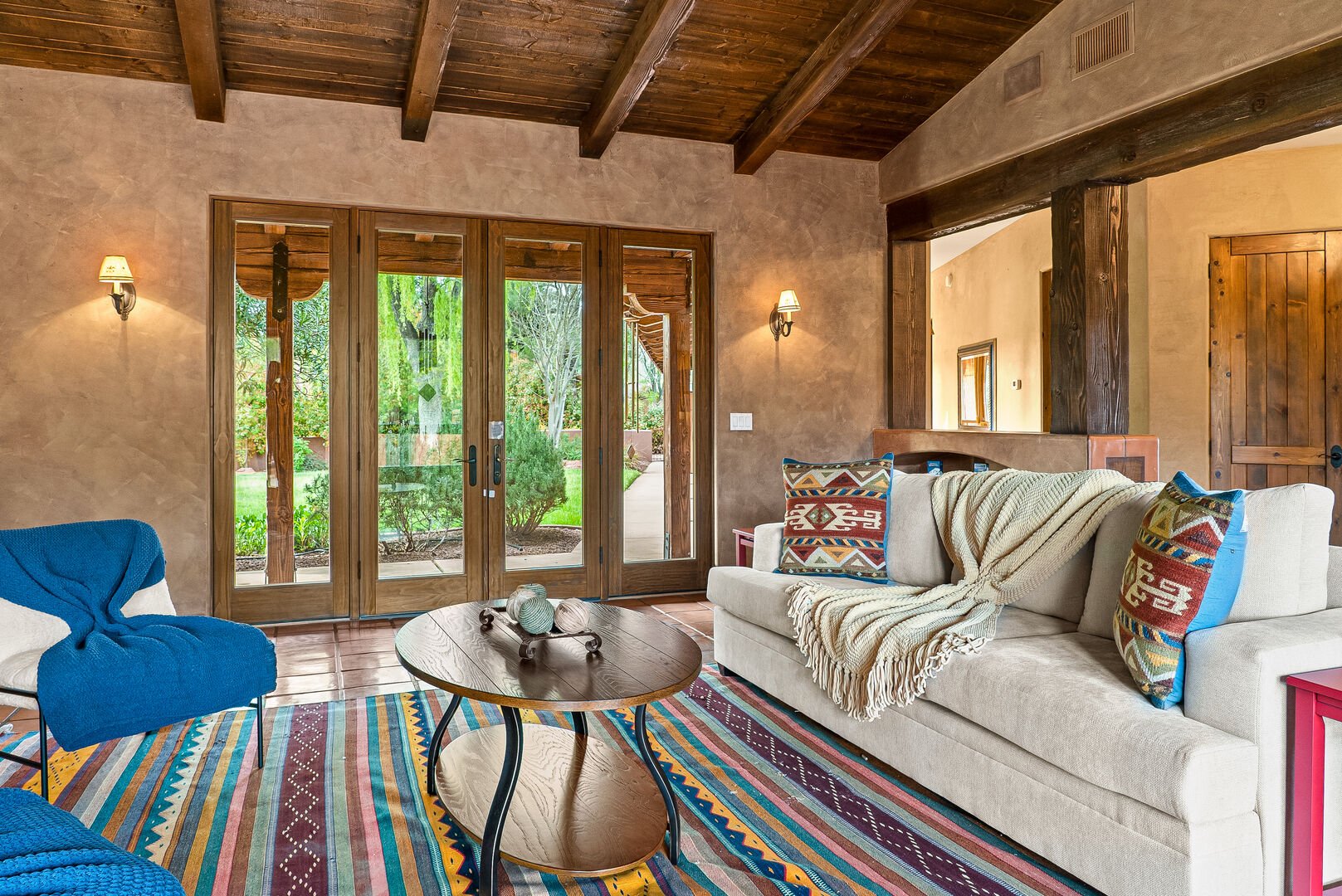 Hotsko House - Image 5