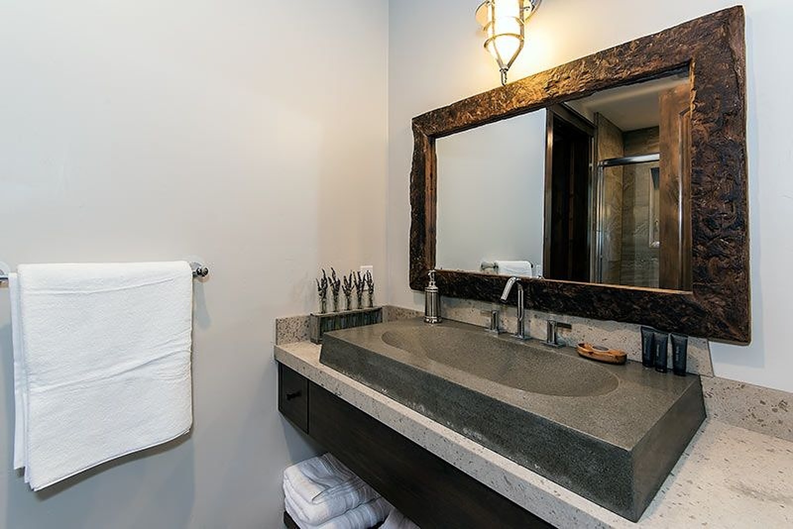 Saddle Manor - Image 36