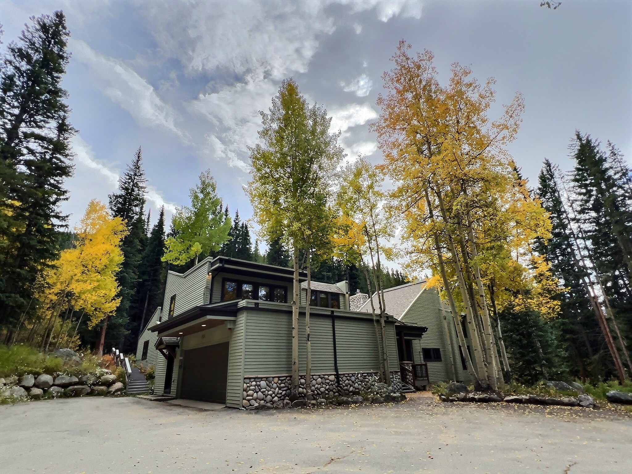 Creekside Chateau - Image 42