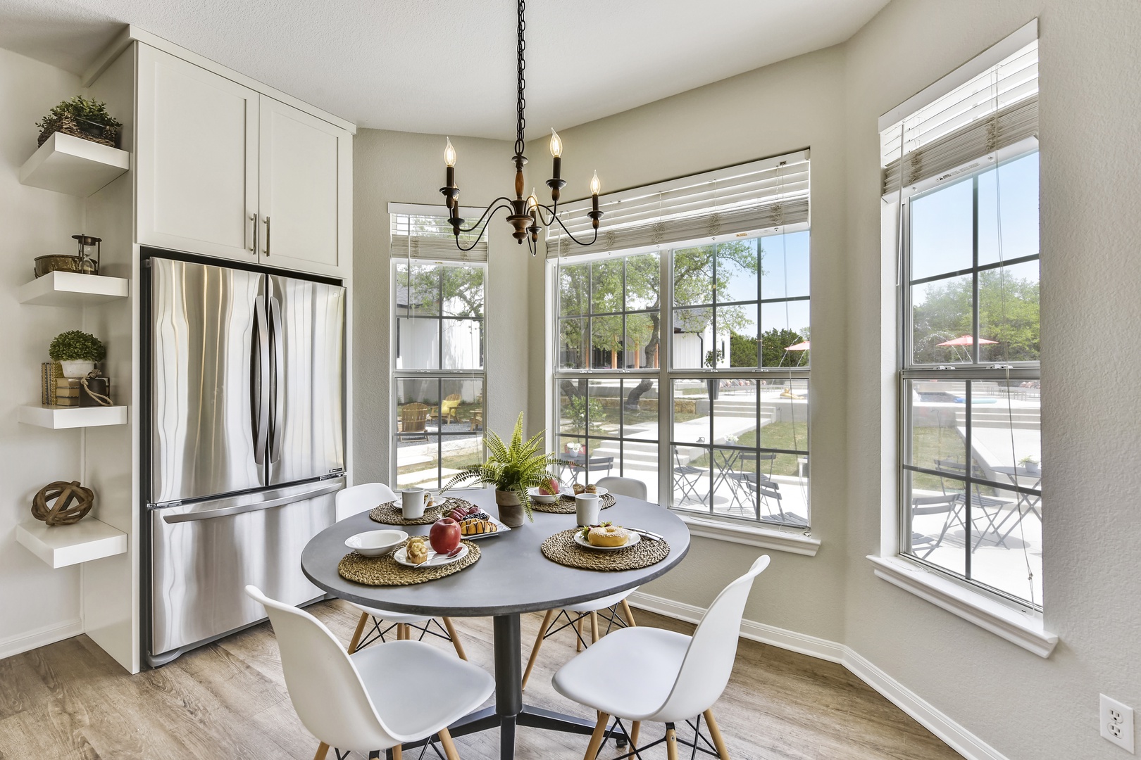 Sundown Manor - Image 8