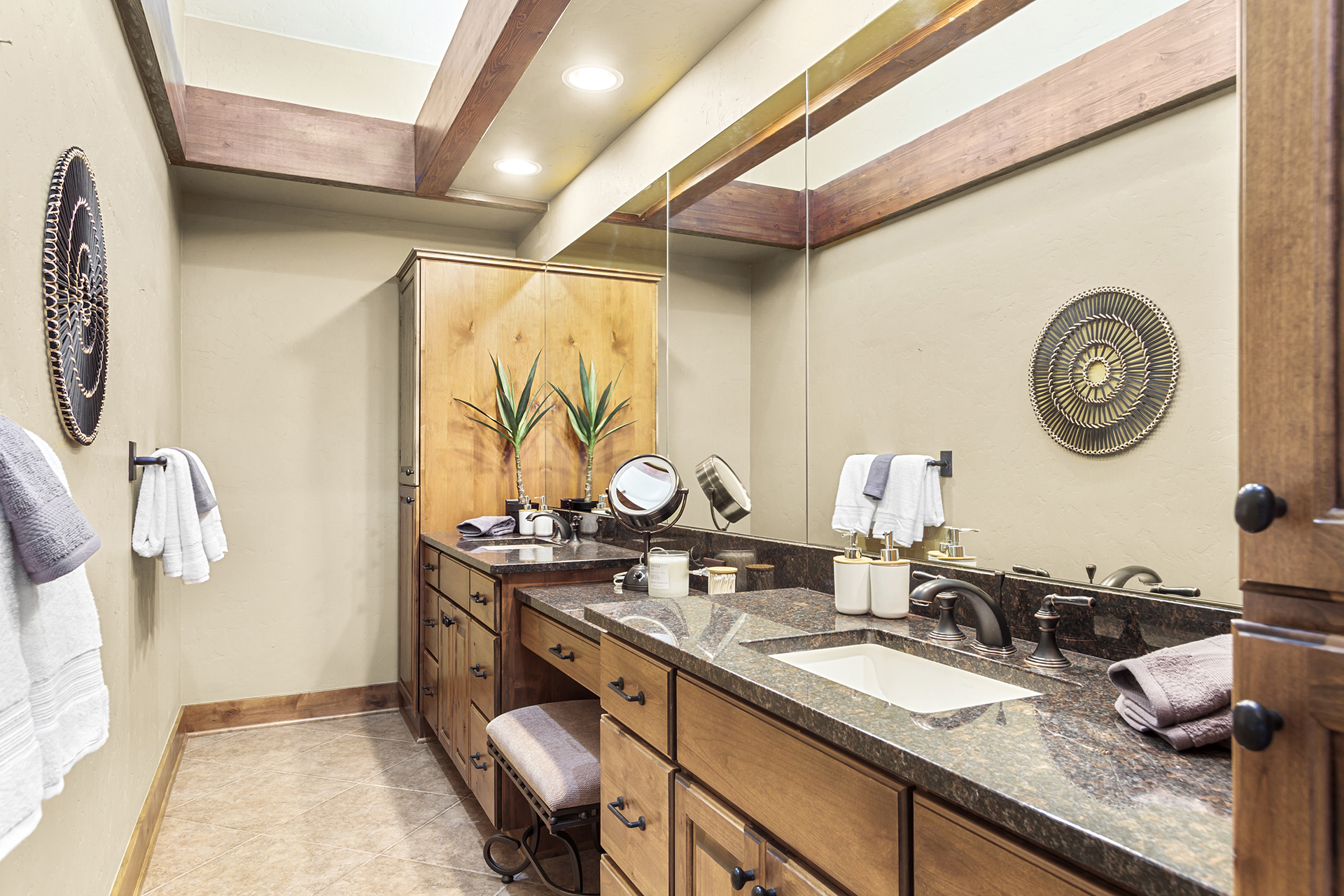 Twin Peaks Lodge - Image 25