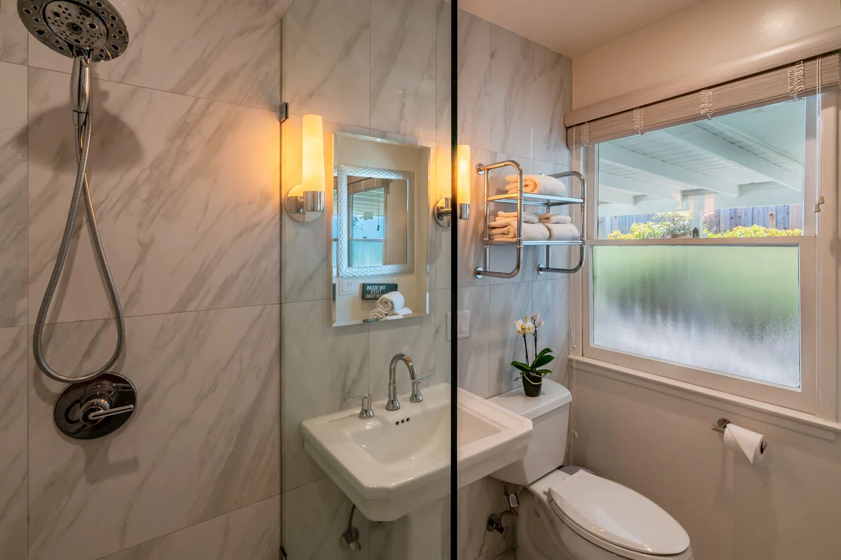 Shoreline Home - Image 10