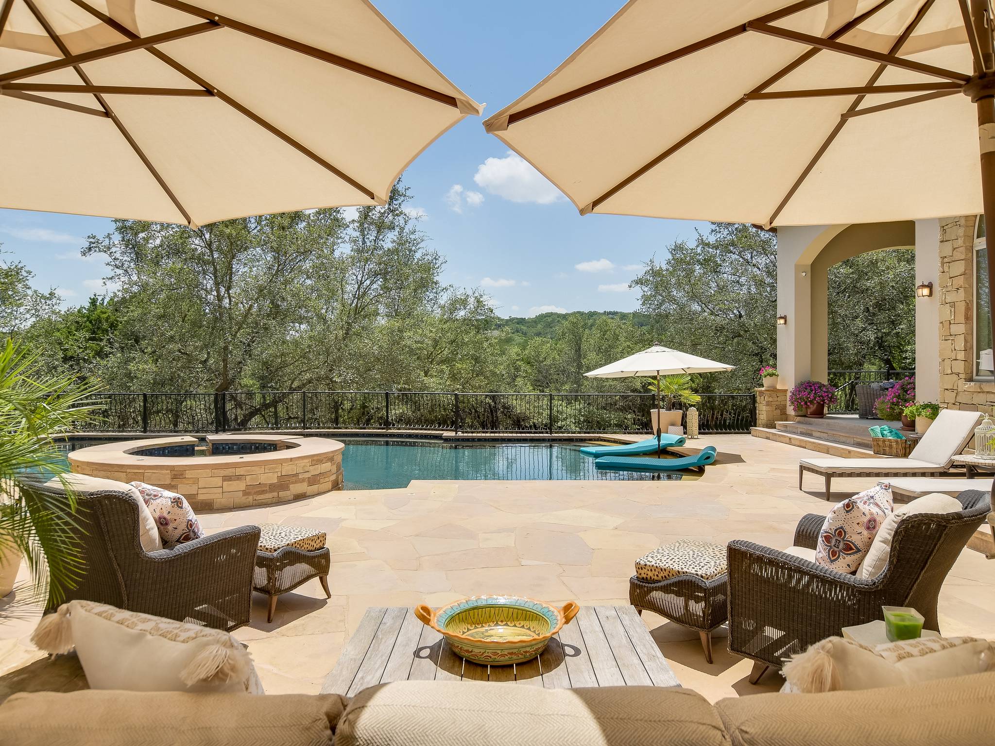 Rock Cedar House - Image 36