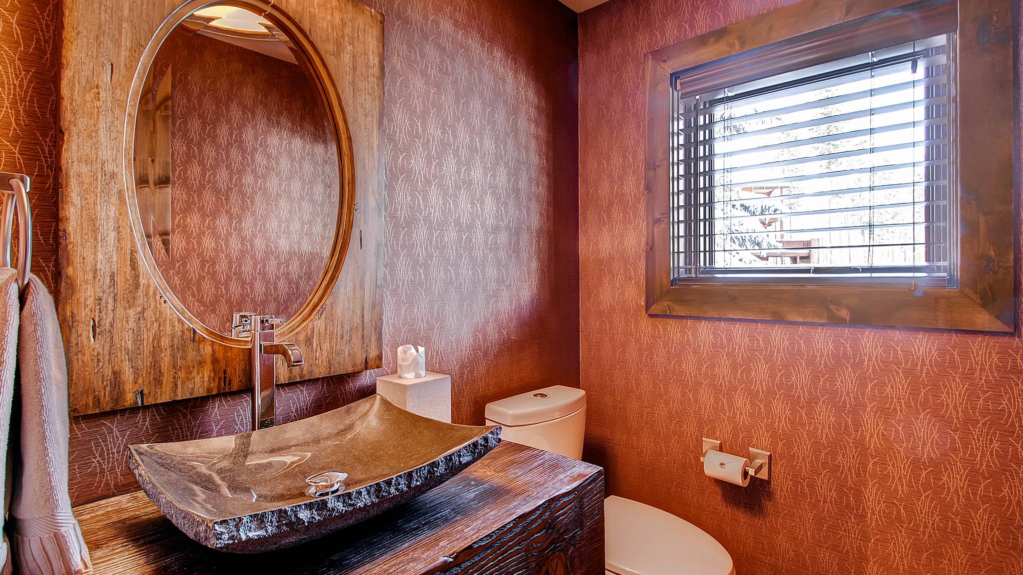 Amber Manor - Image 10